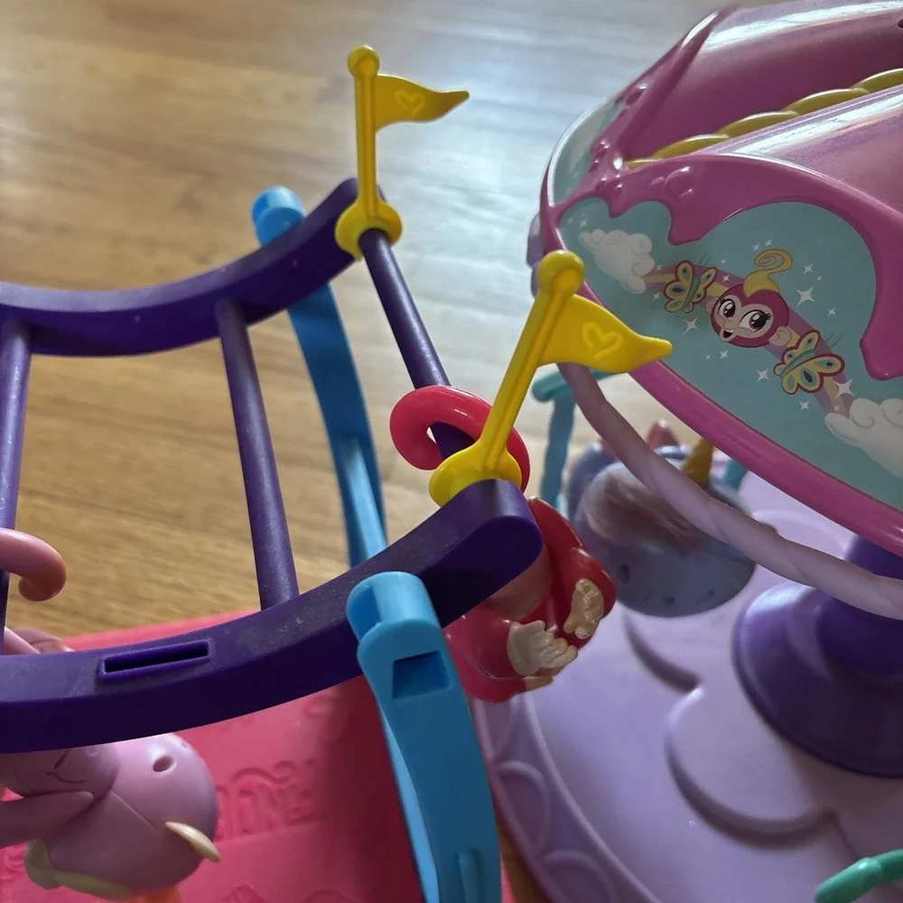 Fingerling Carousel All 4‎ Swings & Monkey Bars 7 Figures With Unicorn Narwhal